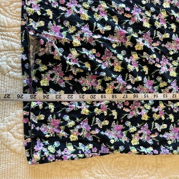 Floral short sleeve blouse - super cute pattern / print! Size XL - Picture 7 of 7